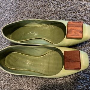 Kenneth Cole Green and Brown Loafers with Wooden Detail